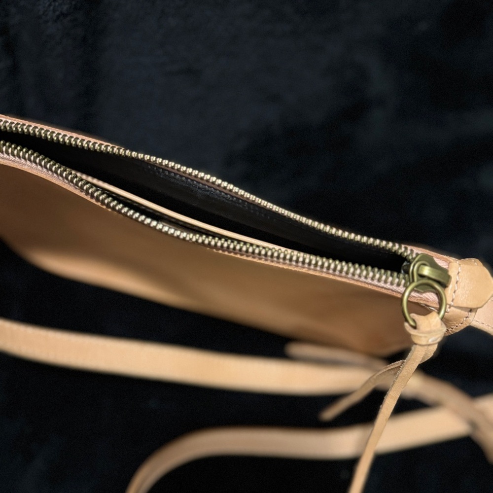 MADEWELL The Simple Crossbody in Nude* - Picture 5 of 13